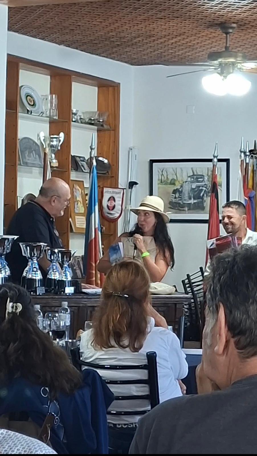 Intervention d’Estelle Ohanian et Dan Wilhelm devant un public de club
