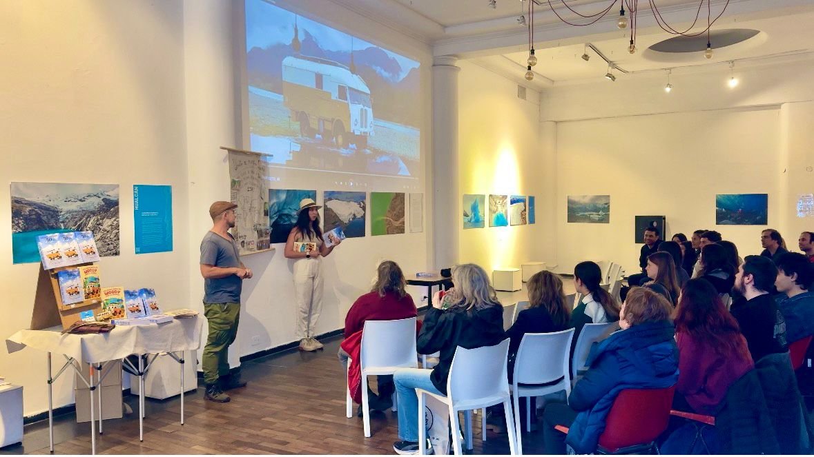 Salle comble lors d’une conférence d’Estelle Ohanian et Dan Wilhelm